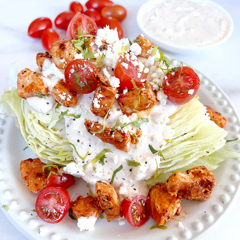 Wedge Salad al Búffalo Ranch