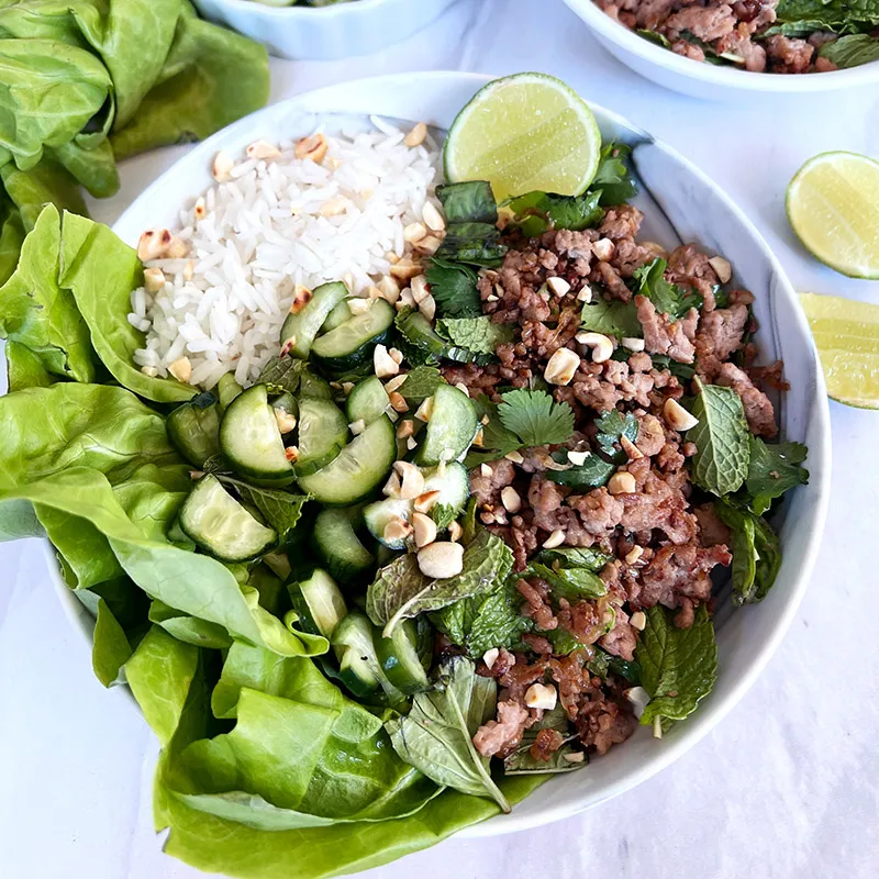 Ensalada de Puerco Crujiente con Pepino