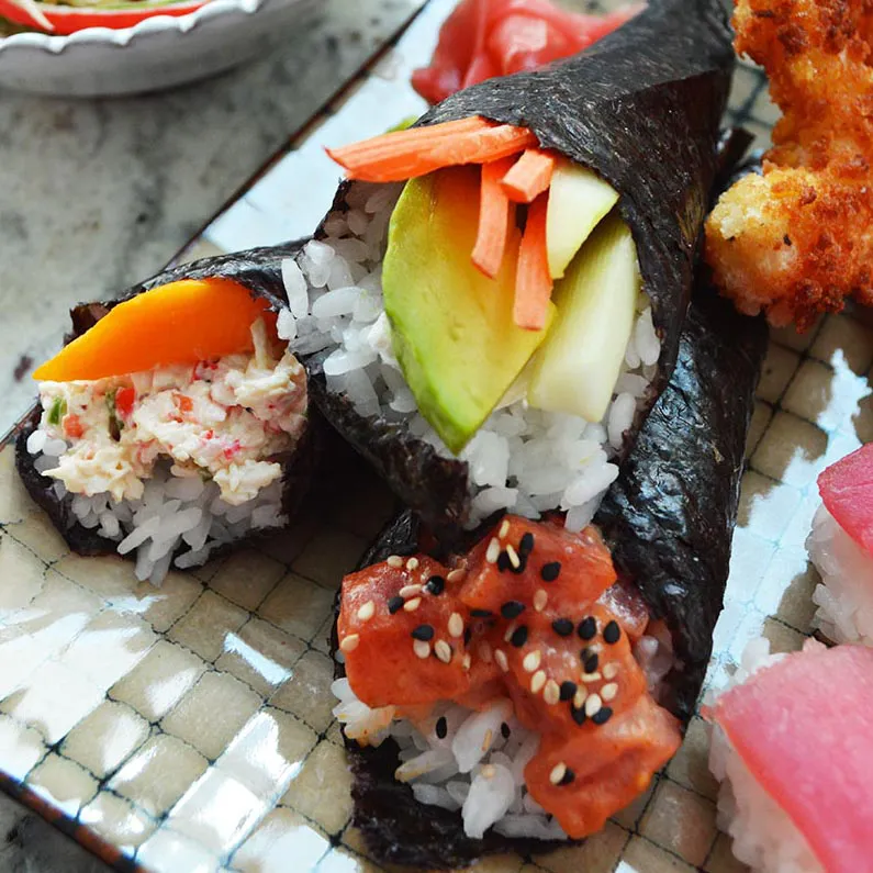 Temakis o conos de sushi